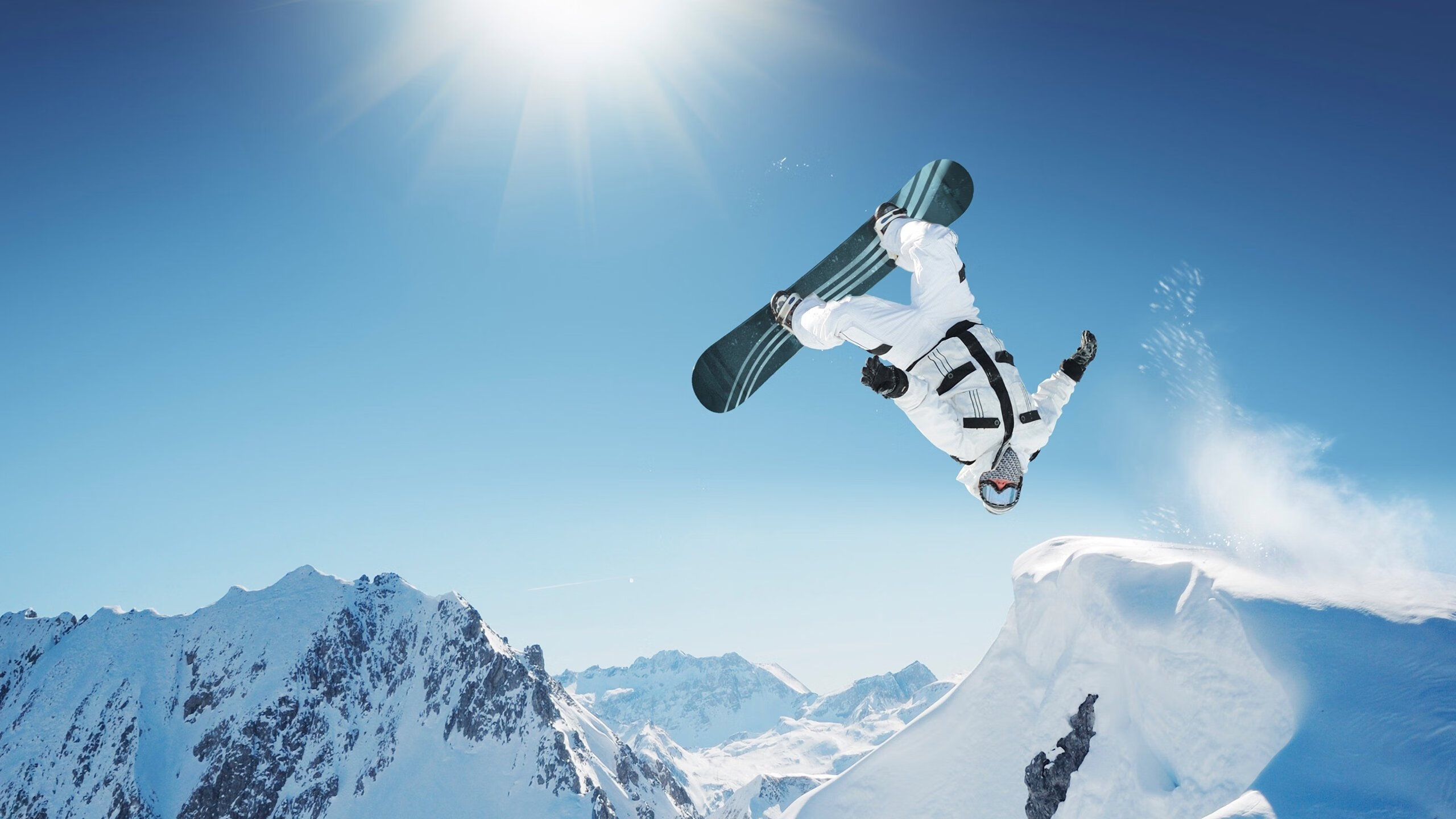 英超激战再临，精彩逆转和神级扑救成为焦点，英超 prizm